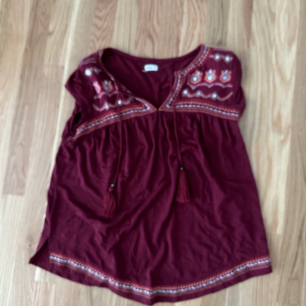 Red embroidered Hollister top